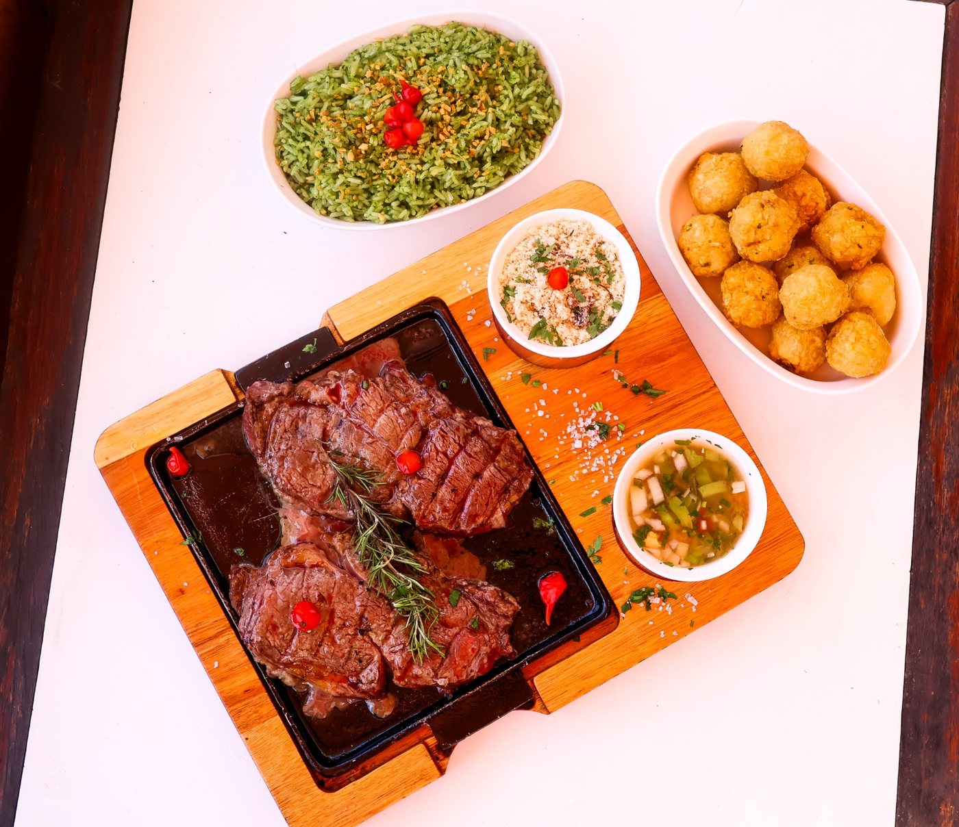 Carne grelhada com farofa